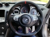 370Z, Juke- re-profiled + flat bottom, black alcantara 9040 sides, smooth leather top-bottom + red centre band, red stitching 1.jpg