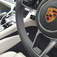 Panamera hybrid -  Black Smooth leather + Light grey centre stripe , Light grey 412 stitching