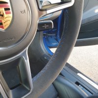 718-spyder-Standard-thickness-Dark-grey-Alcanatara-9002-Blue-ALCANTARA-centre-stripe-Blue-1078-stitching-2