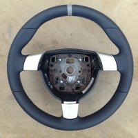 997987-round-airbag-black-slighlty-thicker-Perforated-leather-on-sides-nappa-top-bototm-mid-grey-415-centre-stripe-at-12-Mod-gray-stitching