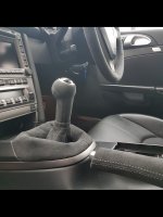 987997-tringular-airbag-Black-Slighlty-thicker-Thumb-grips-built-up-Dark-grey-Alcantara-9002-Yellow-centre-stripe-at-12-Dark-grey-416-stitching-3