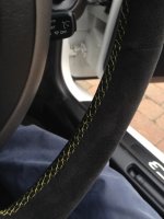 997,987 round airbag - dark grey Alcantara 9002 + yellow centre band, yellow stithing 3