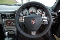 987, 997 (triangular airbag) – Thicker, Thumbs added, Perforated leather on sides, Nappa top-bottom, Mid grey stitching