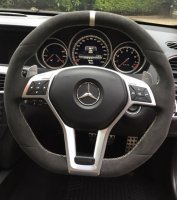 C63 facelift - Dark grey alcantara 9002 + Ivory stripe at 12 o'clock, ivory stitching