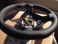 Golf mk4 R32 - Perforated on sides, Smooth top-bottom, Light silver stitching 2