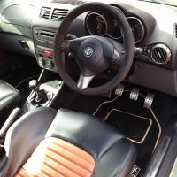 Alfa-Romeo-147-GTA-black-alcantara-black-stitching-2