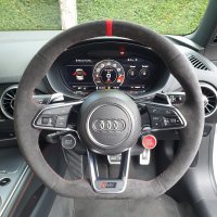 TTRS-mk3-Original-thickness-Dark-grey-Alcantara-9002-Red-Dinamica-centre-stripe-Reds-titching-1