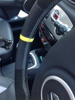 Clio 197,200 sport- Black alcantara 9040 on sides , Smooth leathe top-bottom + Yellow leather marker at 12 o'clock, silver 412 stitching 2