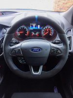 Focus RS mk3 - Thicker,  Perforated leather on sides, Black Alcantara 9040 top-bottom + Blue centre stripe, Blue 1318 stitching