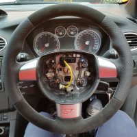 Focus ST 2005 – Perforated leather on sides, Black alcantara topbottom, Silver stitching 1