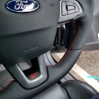 Focus ST mk3.5 - Perforated leather on sides, Smooth topbottom + Red centre stripe, Red stitching 3