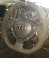 R35 GTR - re-profiled + flat bottom, black alcantara 9040 sides, smooth leather top-bottom + red centre band, red stitching 0.JPG