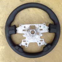 Freelander2 - slightly thicker, thumb grips built up, perforated leather on the sides, smooth top-bottom, black stitching 2