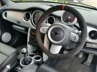 Mini R53 (3-spoke without paddles) – black alcantara 9040 + Red centre band at 12 o'clock, Red stitching