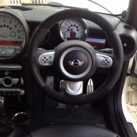 Mini R56 - padded, perforated sides, black alcantara 9040, top-bottom, cream stitching 1