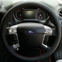 Mondeo-Titanium-2010-–-Padded-2mm-with-Thumb-grips-more-pronounced-Perforated-leather-on-sides-Smooth-topbottom-Red-stitching-2