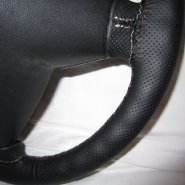 93-2004-tumb-grips-padded-perforated-sides-nappa-topbottom-brownblackbeige-stitching-5