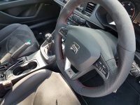Leon-Cupra-280-Fr-2015-Manual-Thicker-Peforated-leather-on-sides-Dark-grey-Alcnatara-9002-topbottom-Red-stitching-2