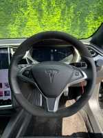 Tesla-Model-S-NON-heated-Perforated-leather-on-sides-Black-Alcantara-9040-top-bottom-Black-stitching-1