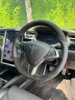 Tesla-Model-S-NON-heated-Perforated-leather-on-sides-Black-Alcantara-9040-top-bottom-Black-stitching-2