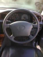 Toyaoto-Land-Cruiser-grey-leather-grey-stitching